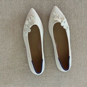 The Petal Point II in White - never worn out of the house